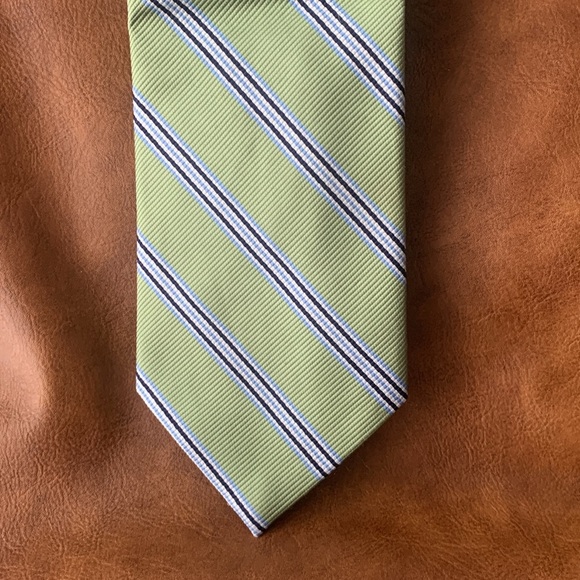 Jos. A. Banks Executive Collection 100% Silk Tie Hand Made long 59" EUC - Picture 2 of 8